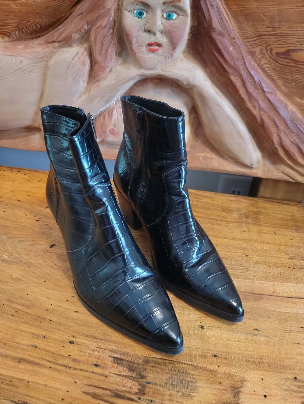 Aqua College Quiana Sz 9.5 Waterproof Black Crocodile Embossed Faux Leather